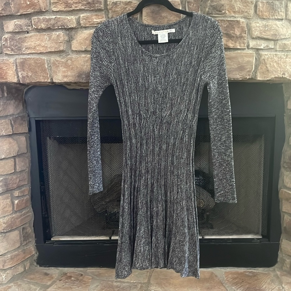 NWOT Max Studio gray sweater dress. Size Medium